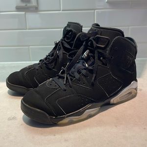 Kids’ Nike Air Jordan Retro 6 basketball shoes, size 4Y